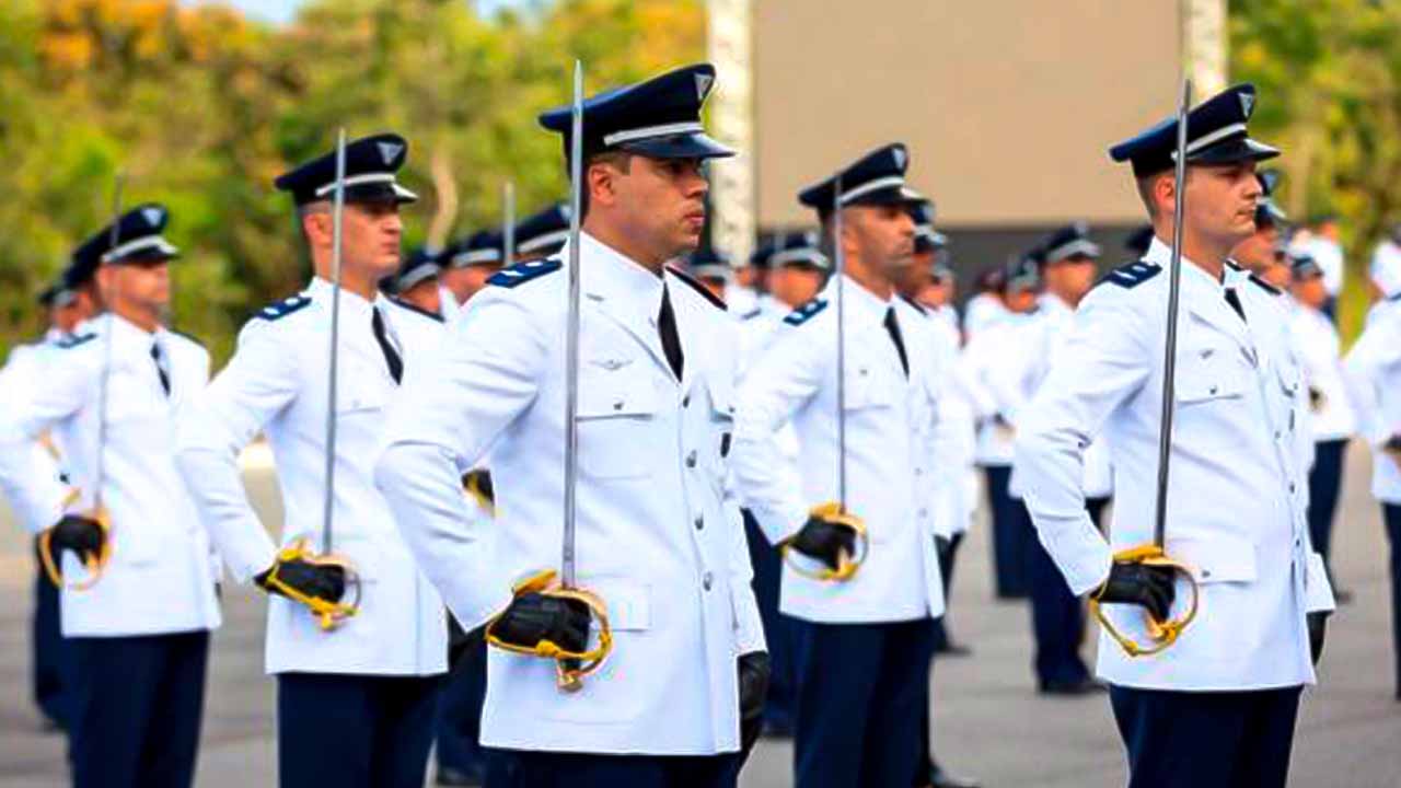 Leia mais sobre o artigo FAB divulga edital para oficiais com vagas para Administradores